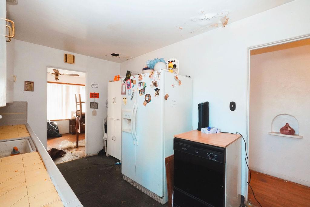 927 E Fairmont Avenue