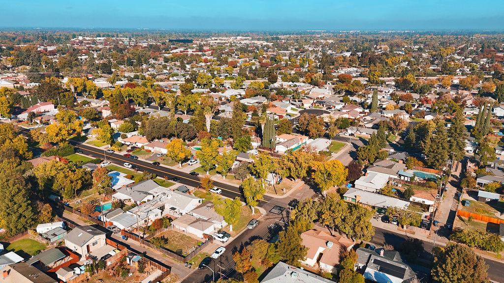 927 E Fairmont Avenue