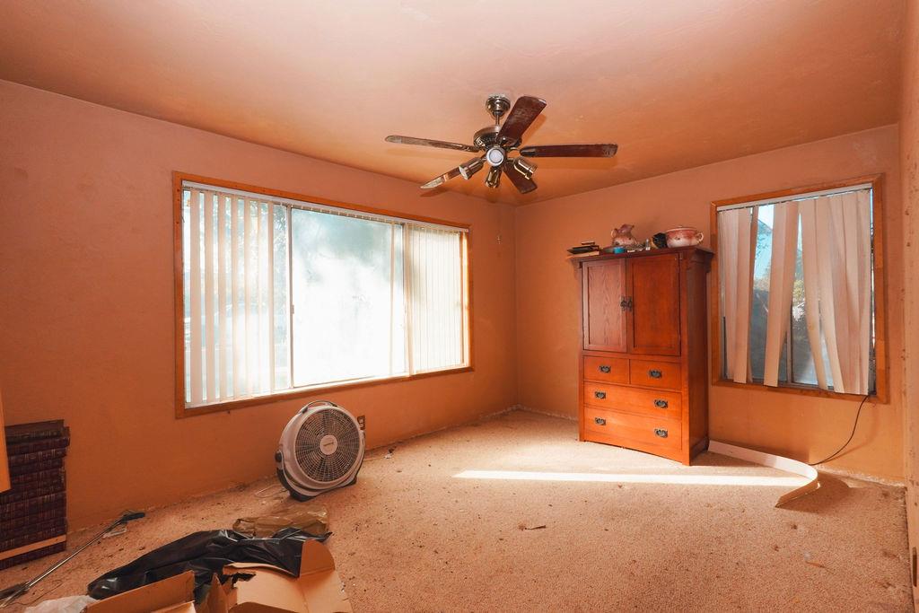 927 E Fairmont Avenue