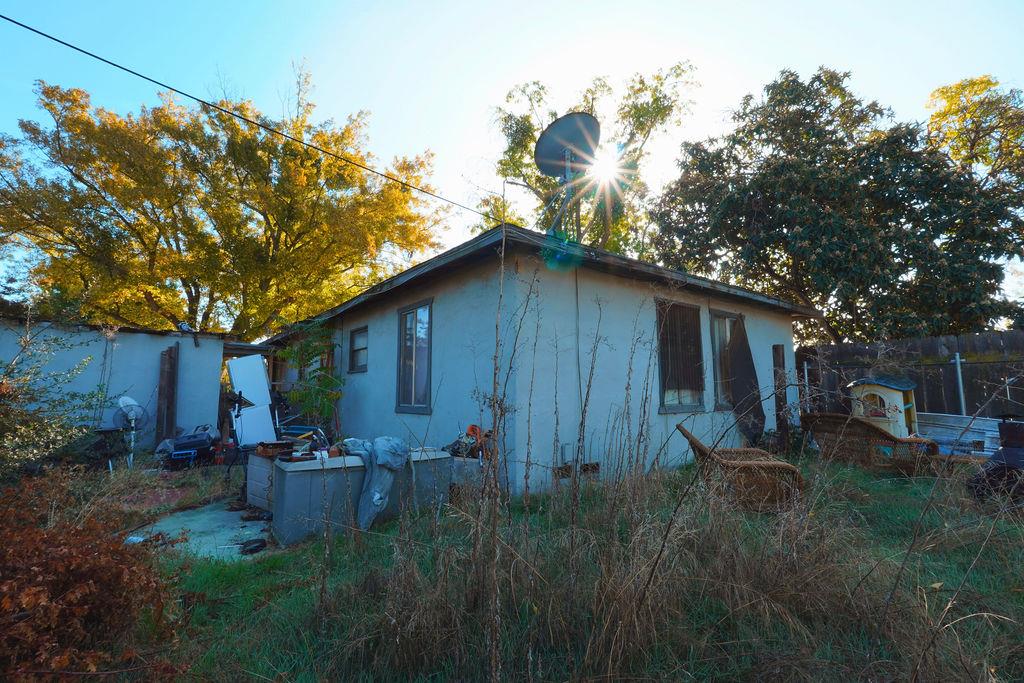 927 E Fairmont Avenue