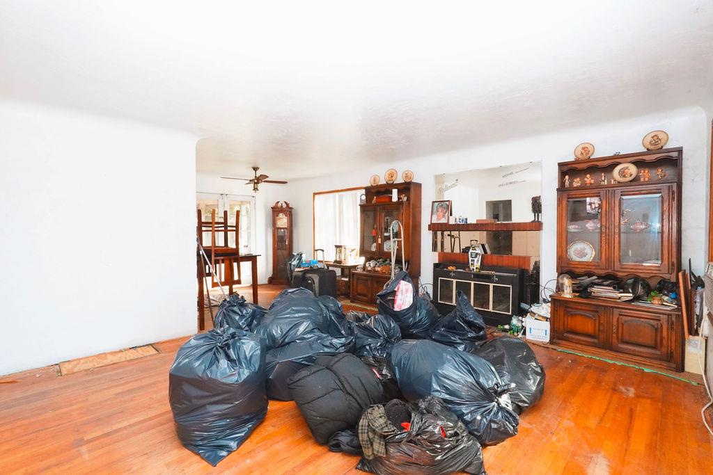 927 E Fairmont Avenue