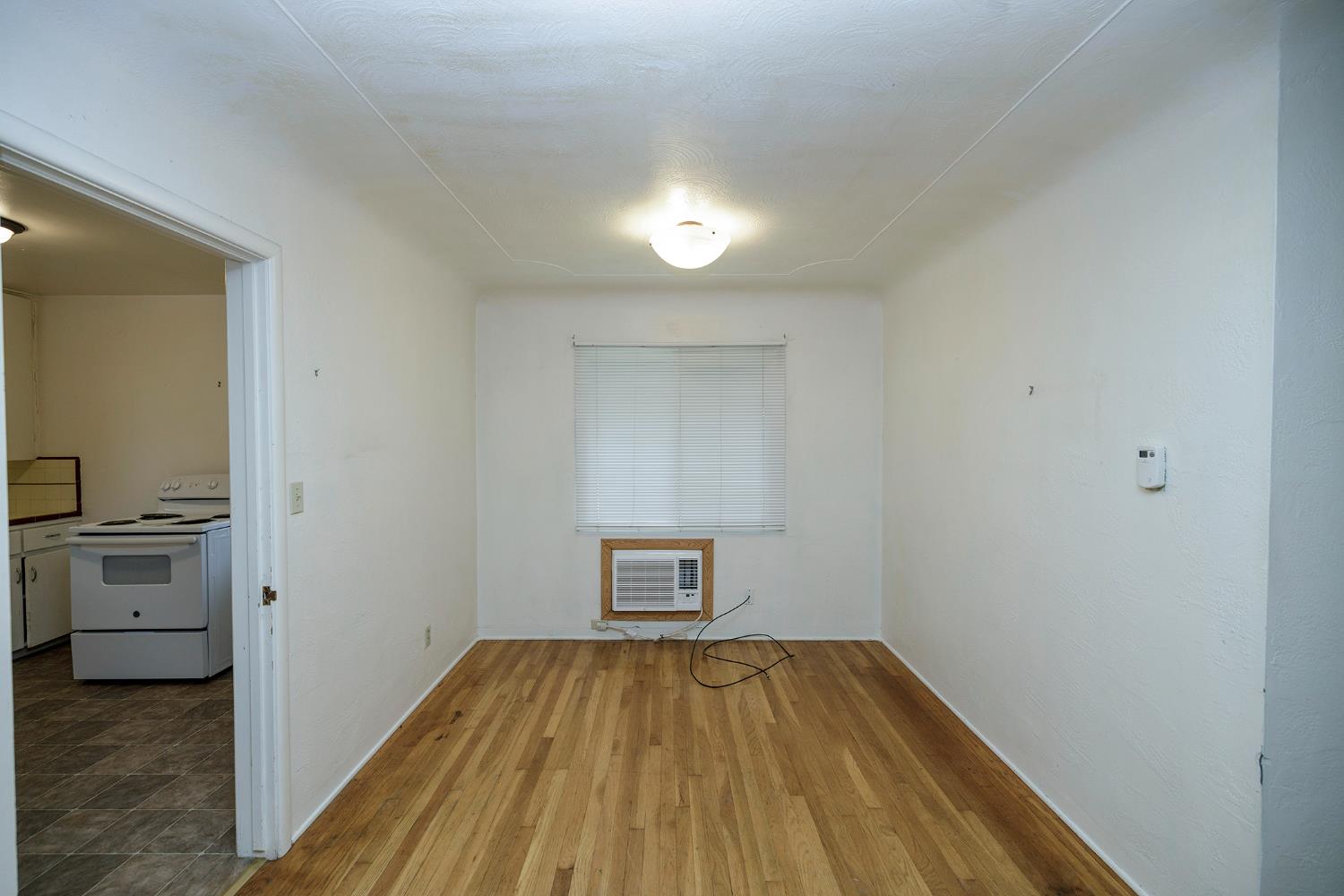 528 S Minaret Avenue