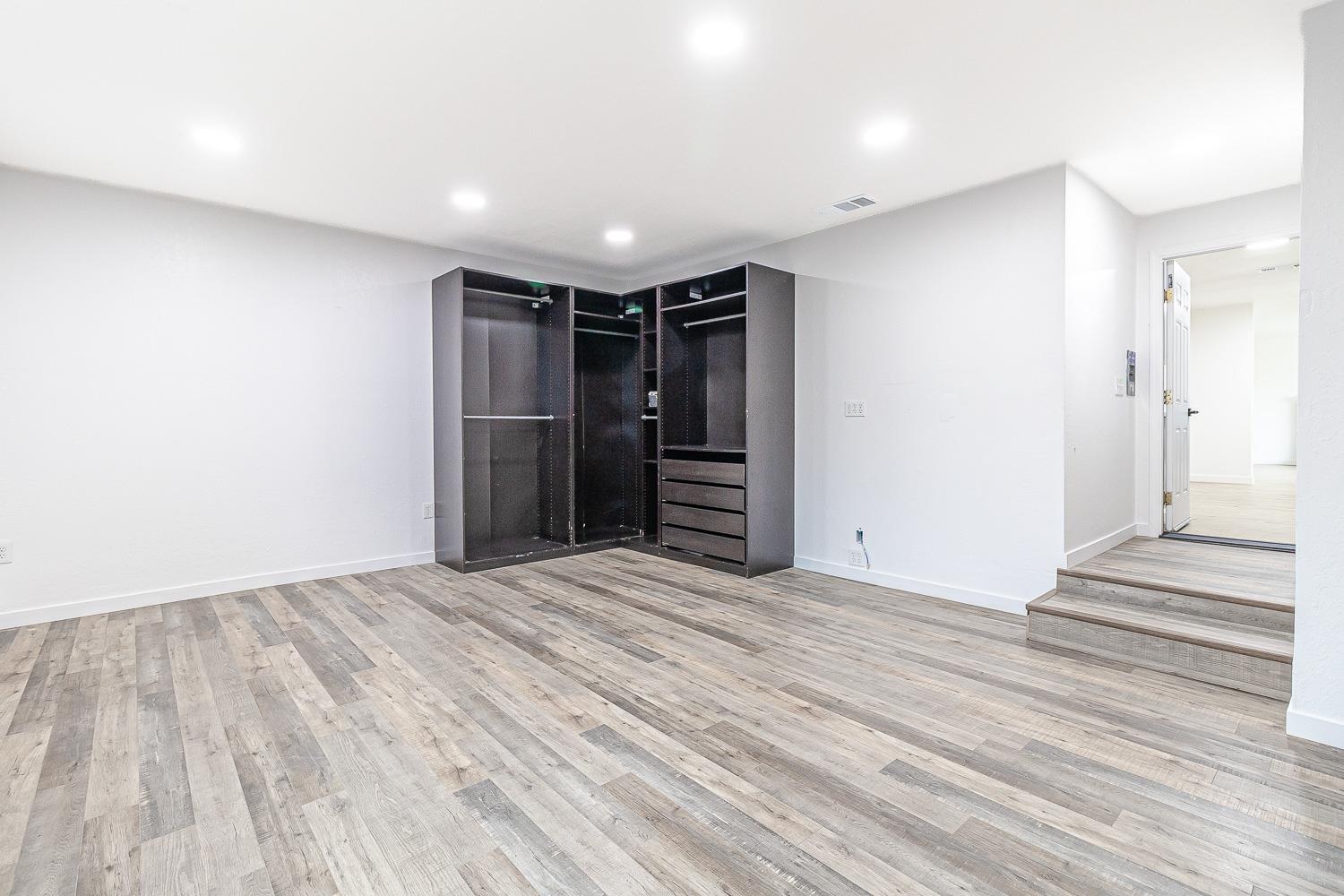 3314 Uranus Drive