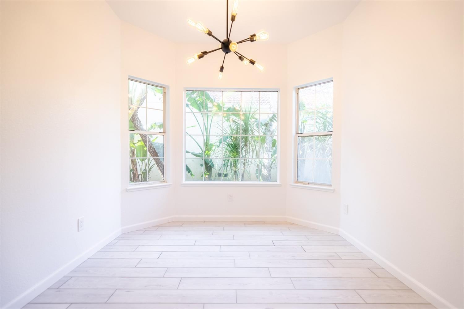 1500 Scenic Drive 12