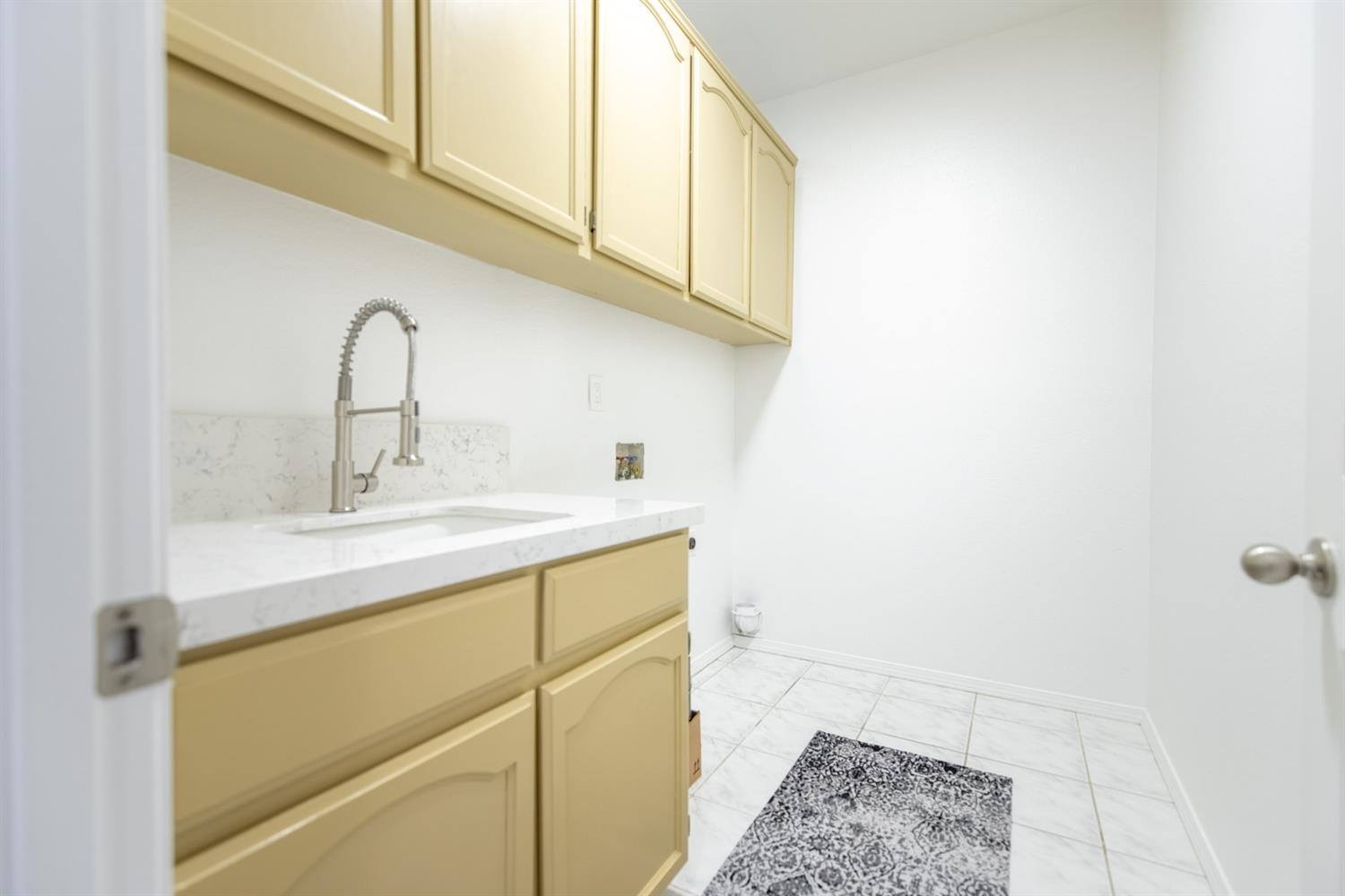 1500 Scenic Drive 12