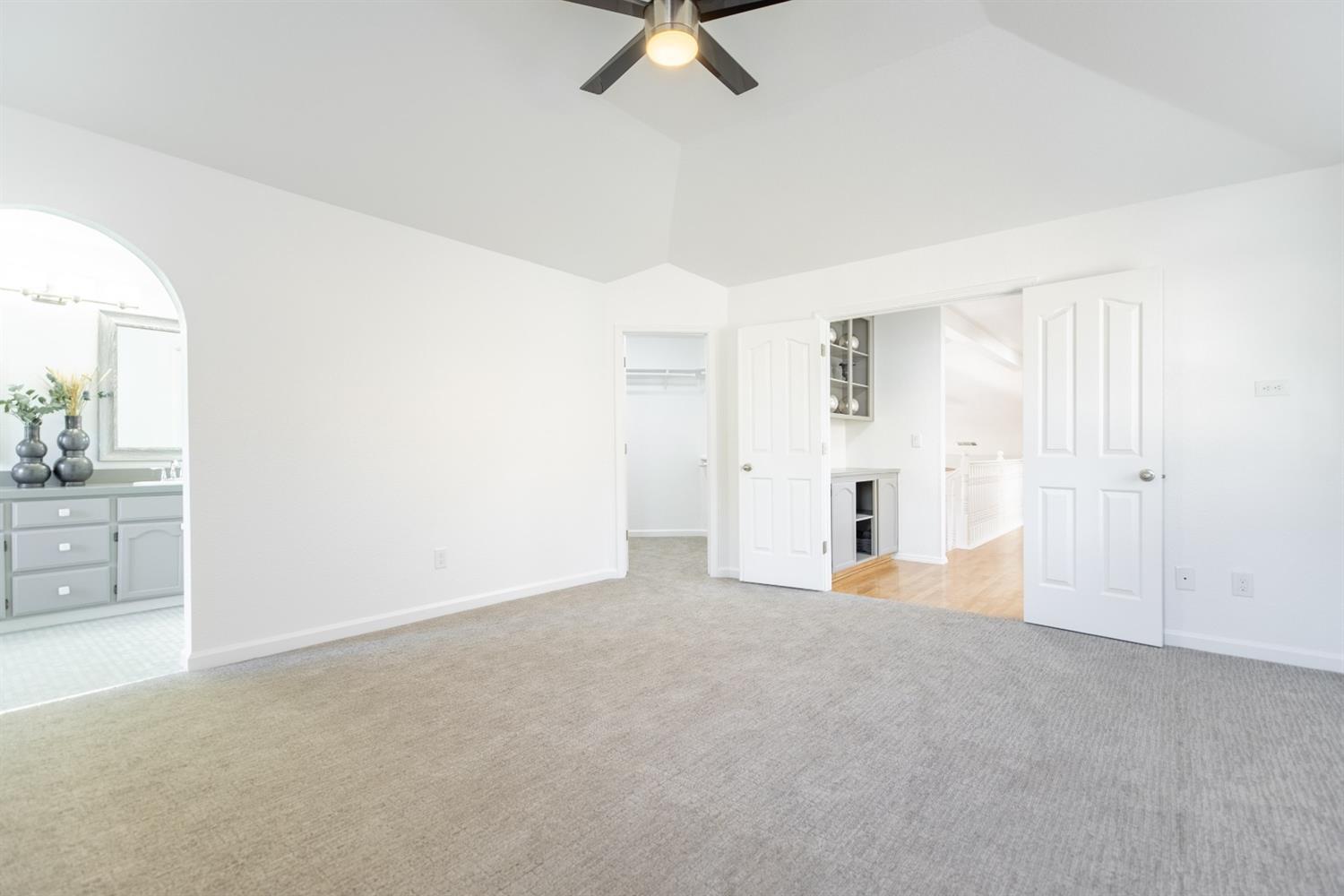 1500 Scenic Drive 12