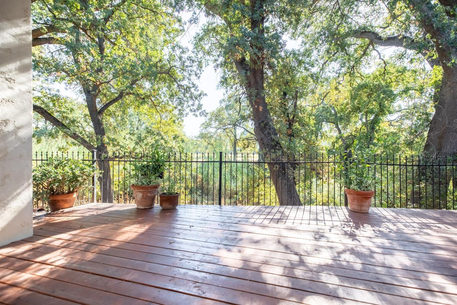 1500 Scenic Drive 12