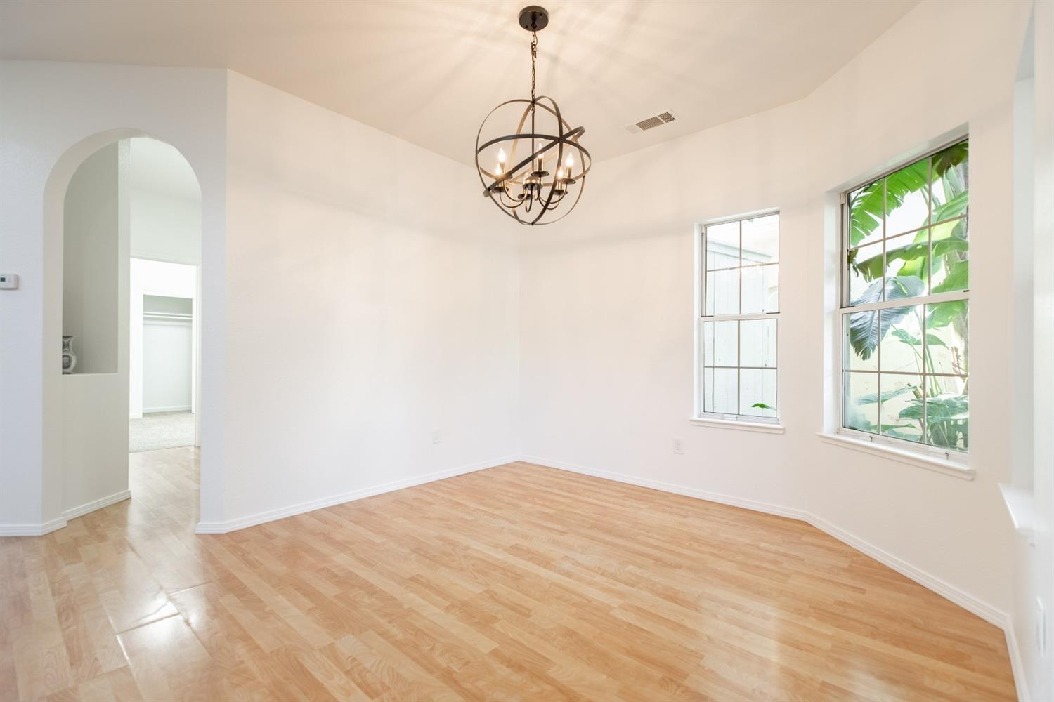 1500 Scenic Drive 12