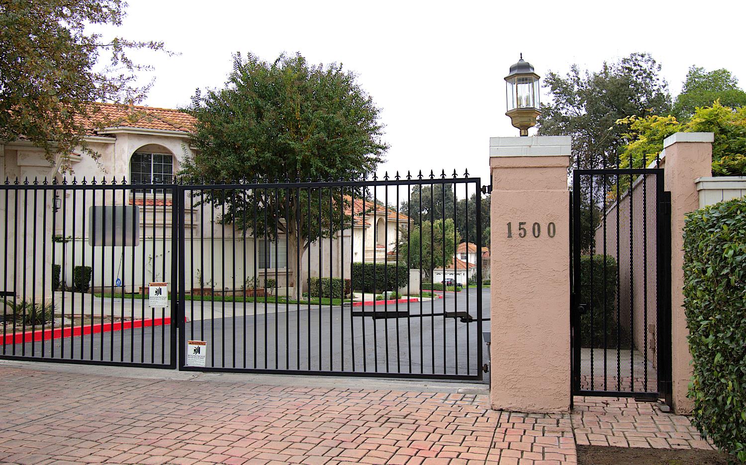 1500 Scenic Drive 12