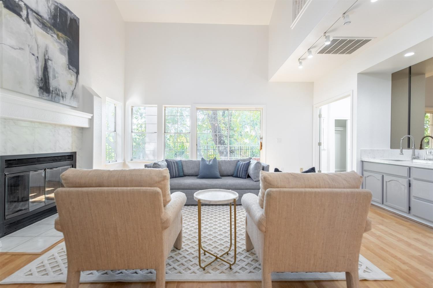 1500 Scenic Drive 12