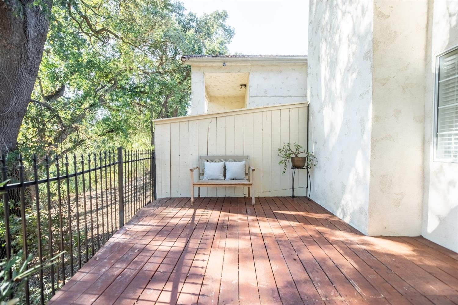 1500 Scenic Drive 12