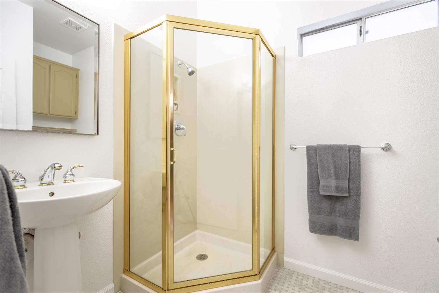 1500 Scenic Drive 12