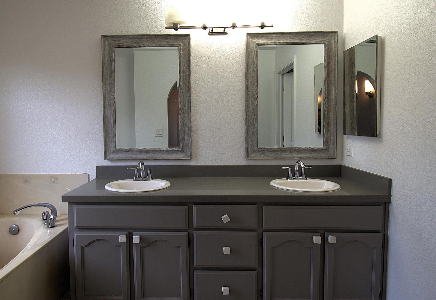 1500 Scenic Drive 12