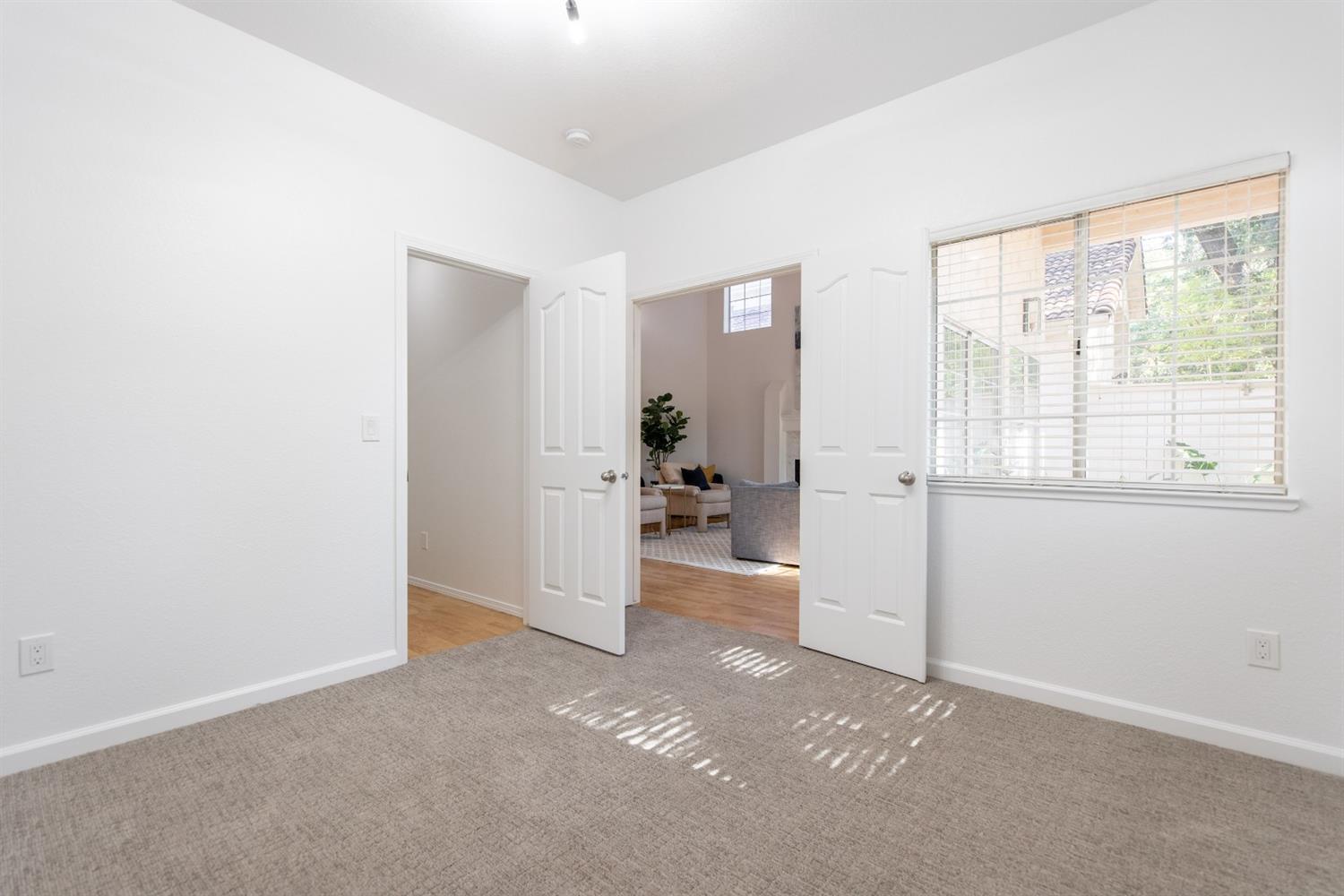 1500 Scenic Drive 12