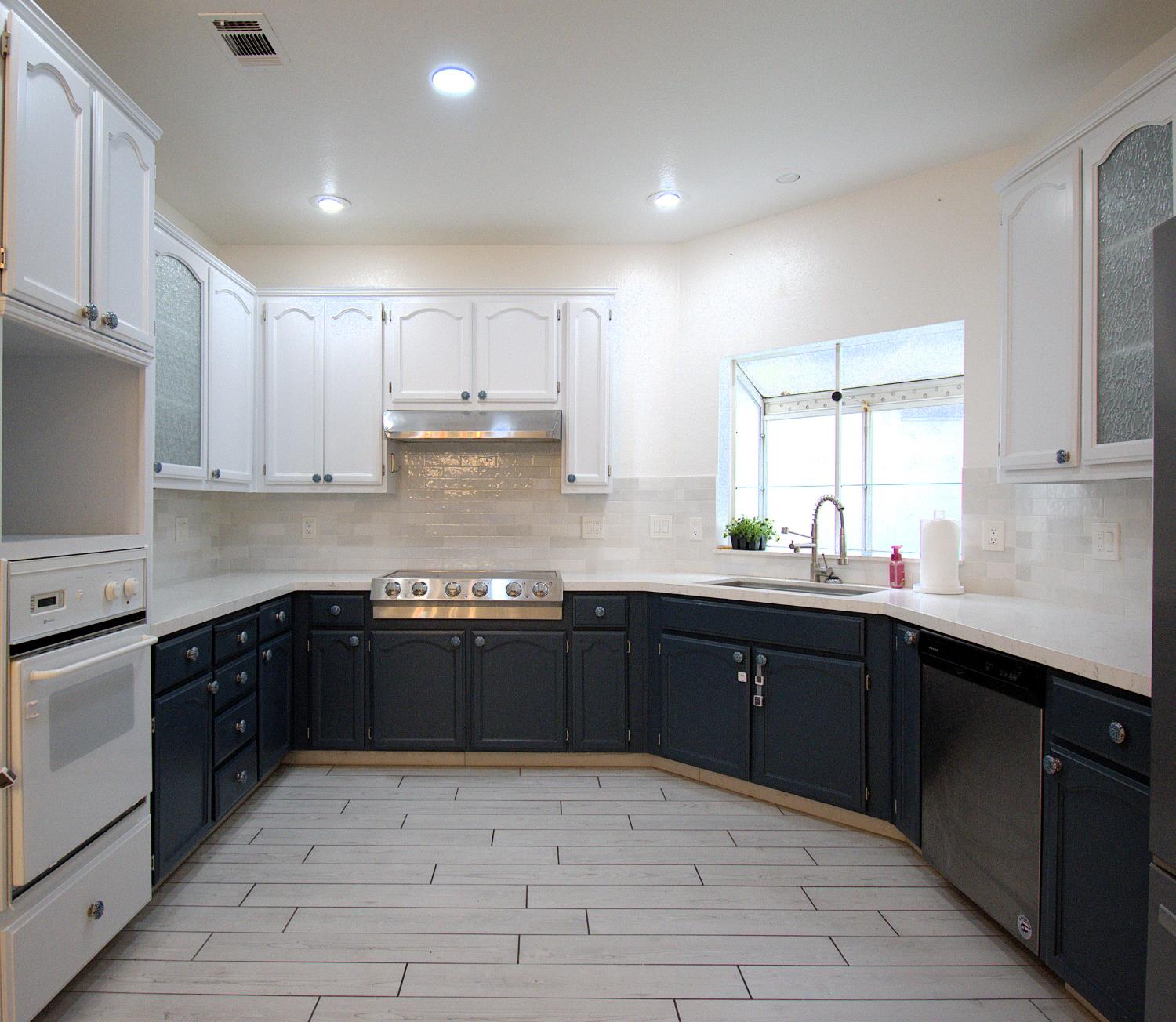 1500 Scenic Drive 12