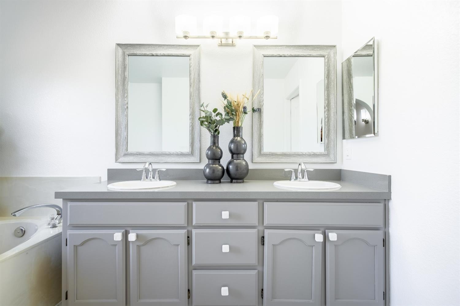 1500 Scenic Drive 12