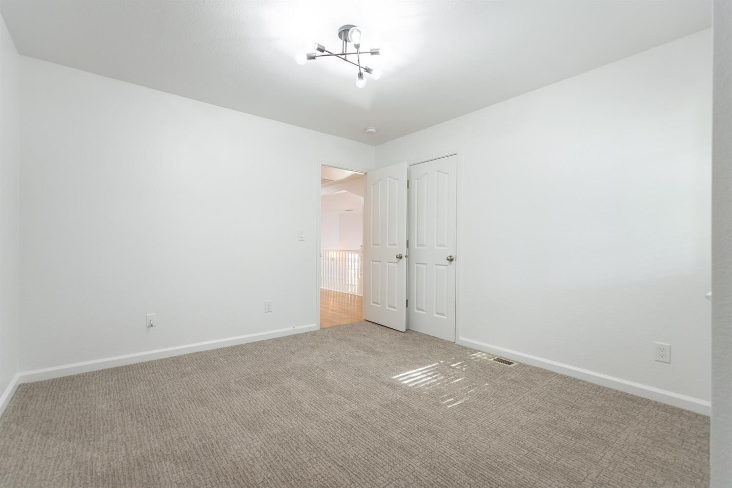 1500 Scenic Drive 12