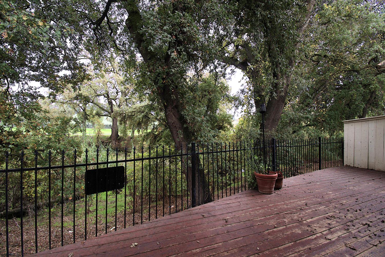 1500 Scenic Drive 12