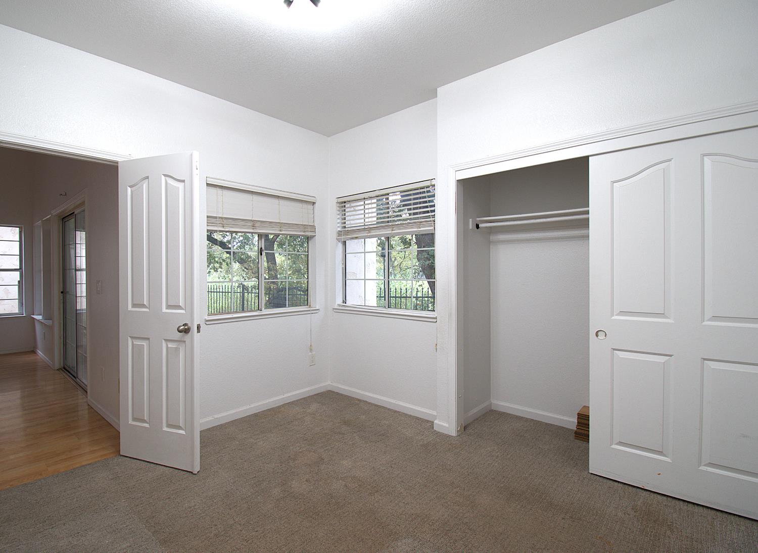 1500 Scenic Drive 12