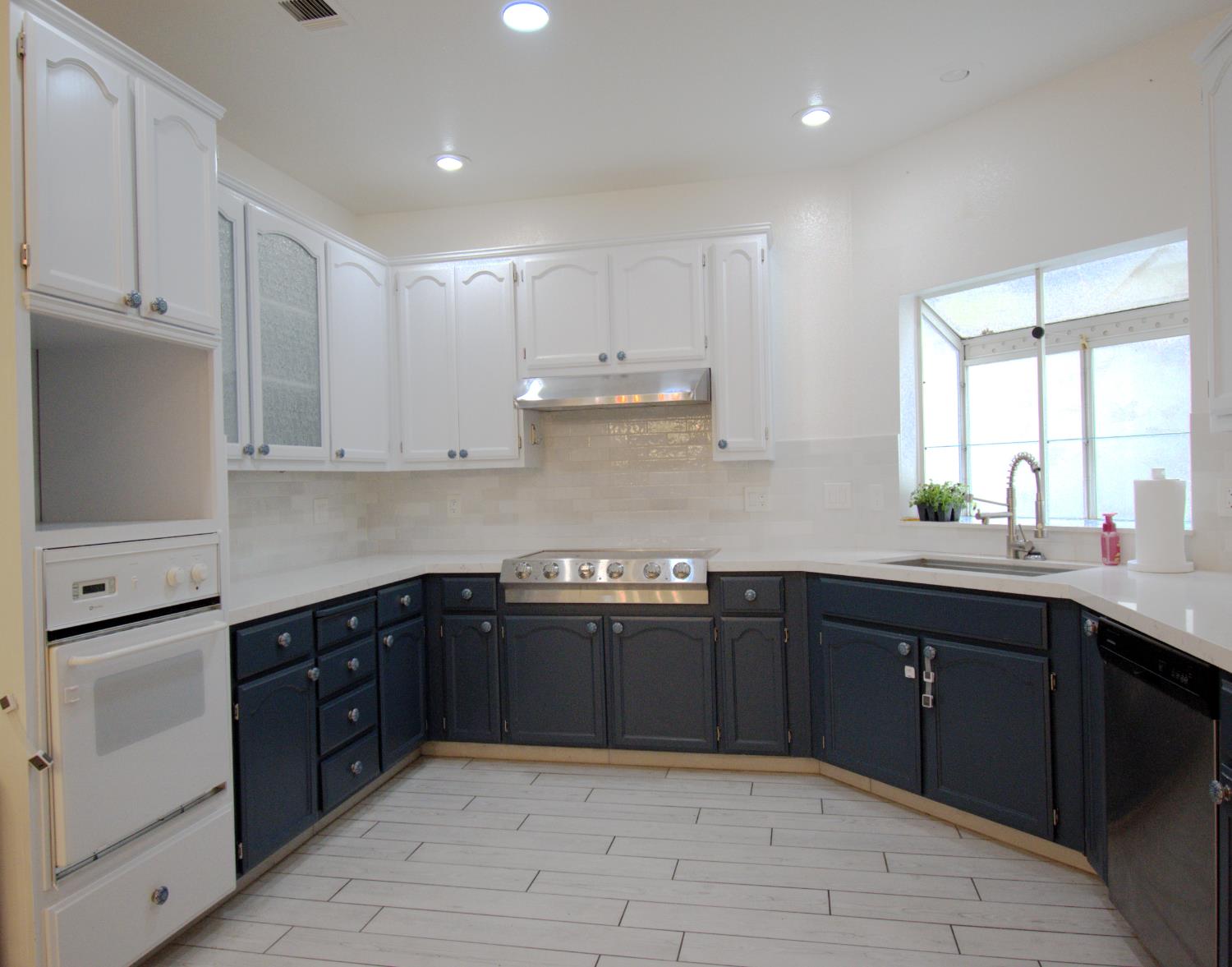 1500 Scenic Drive 12