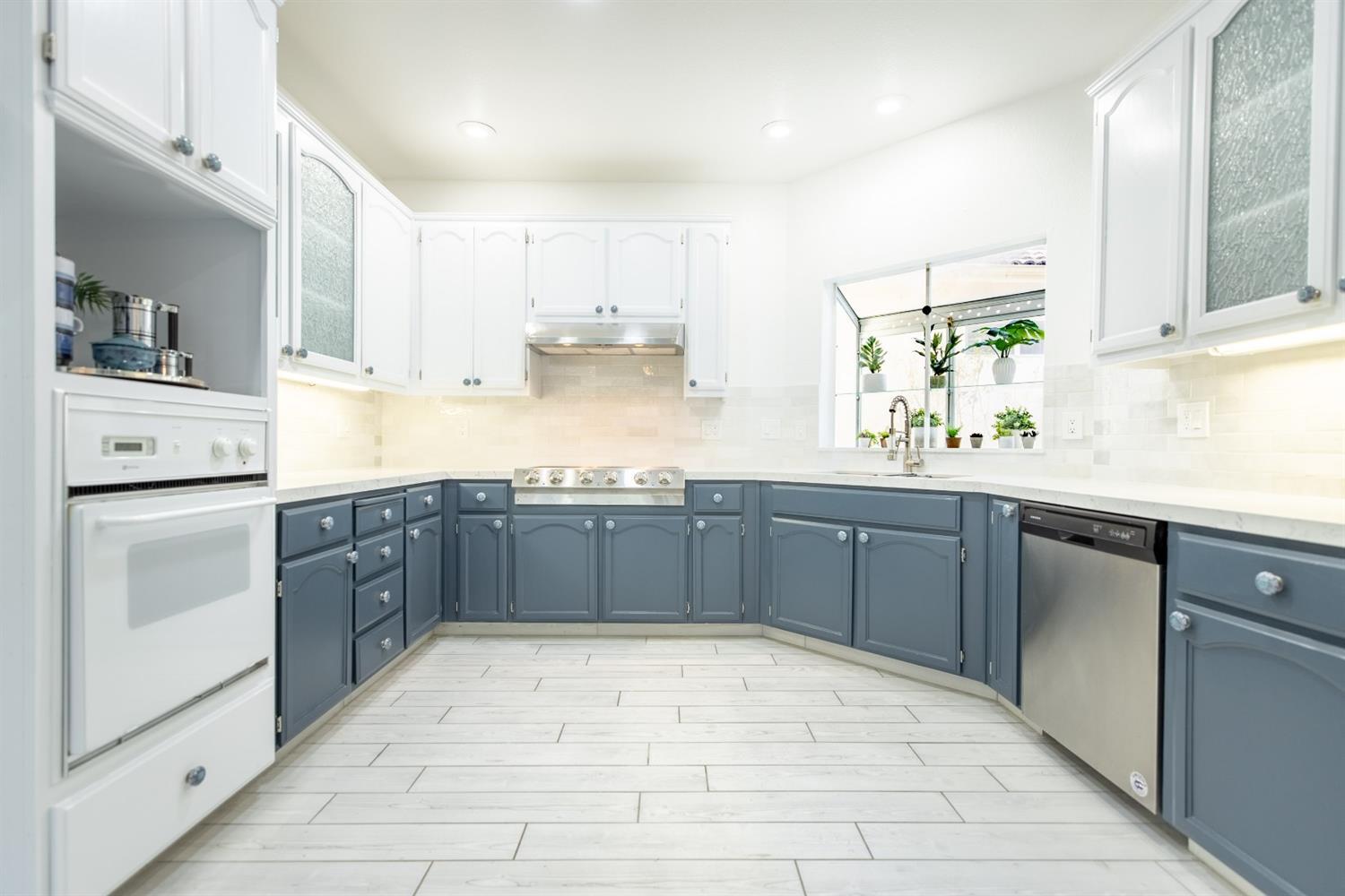 1500 Scenic Drive 12