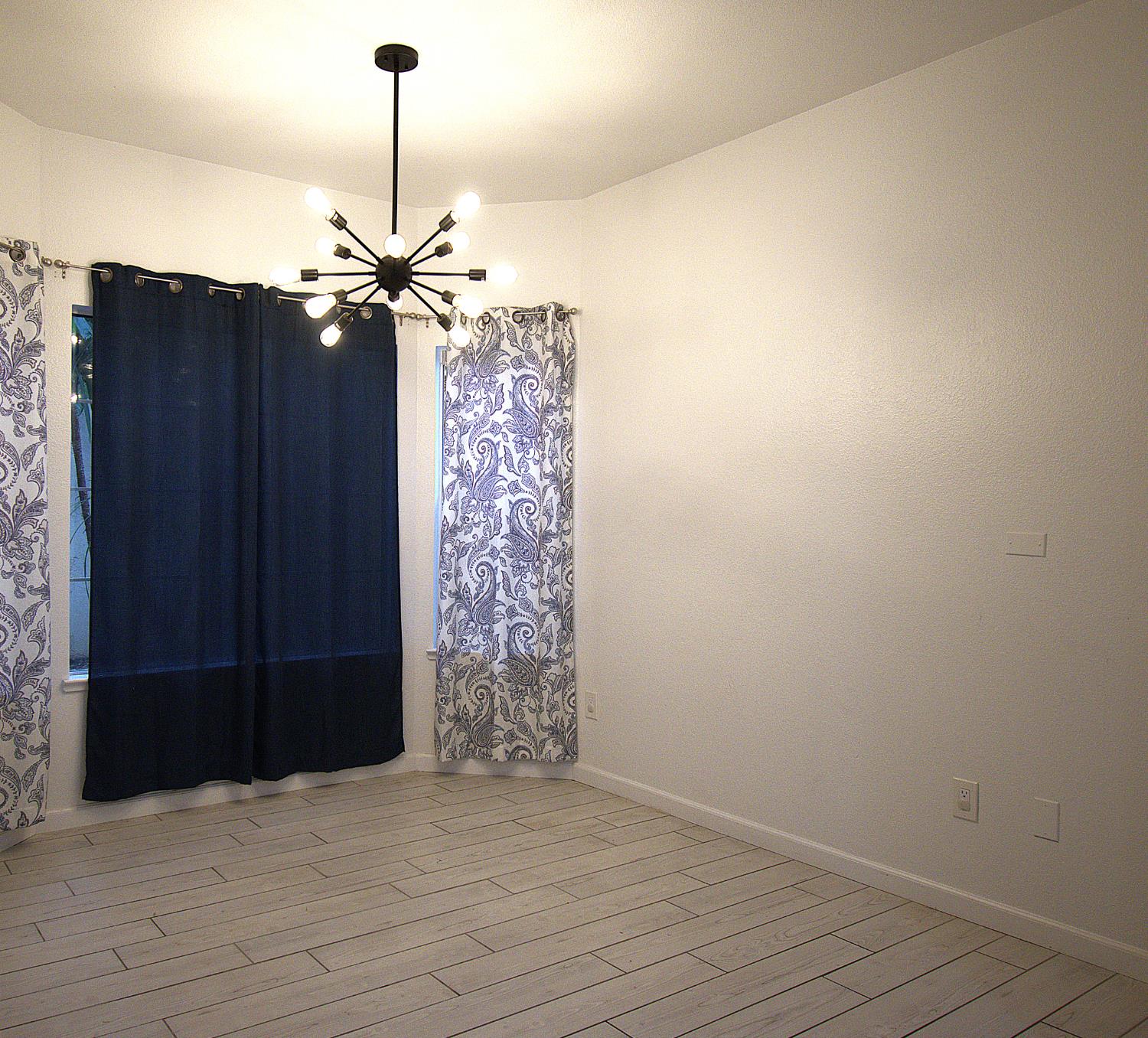 1500 Scenic Drive 12