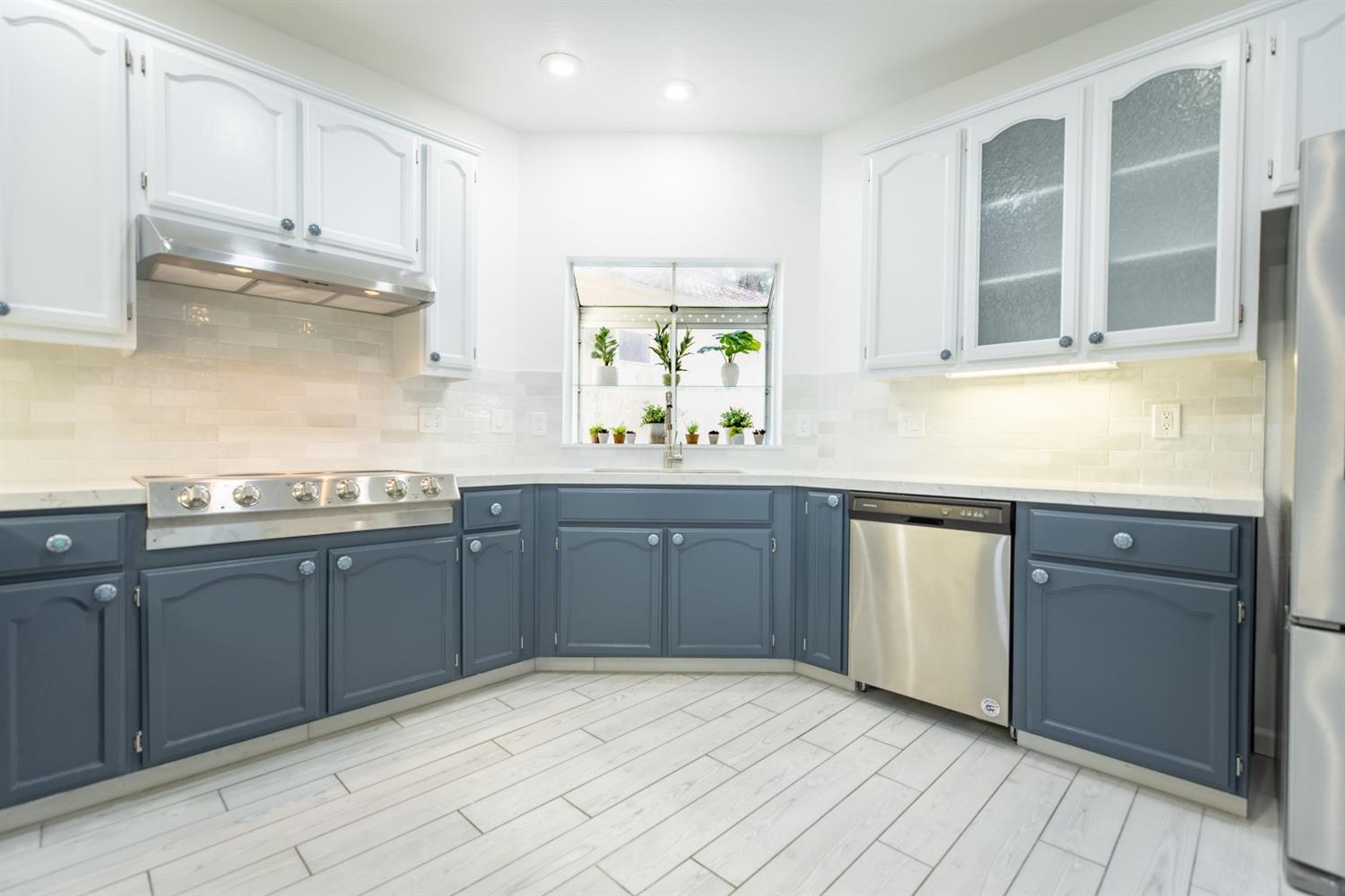 1500 Scenic Drive 12