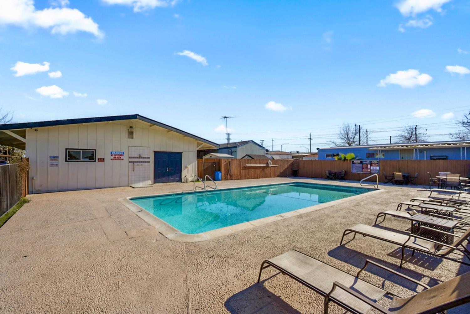 4143 Yosemite Boulevard C14