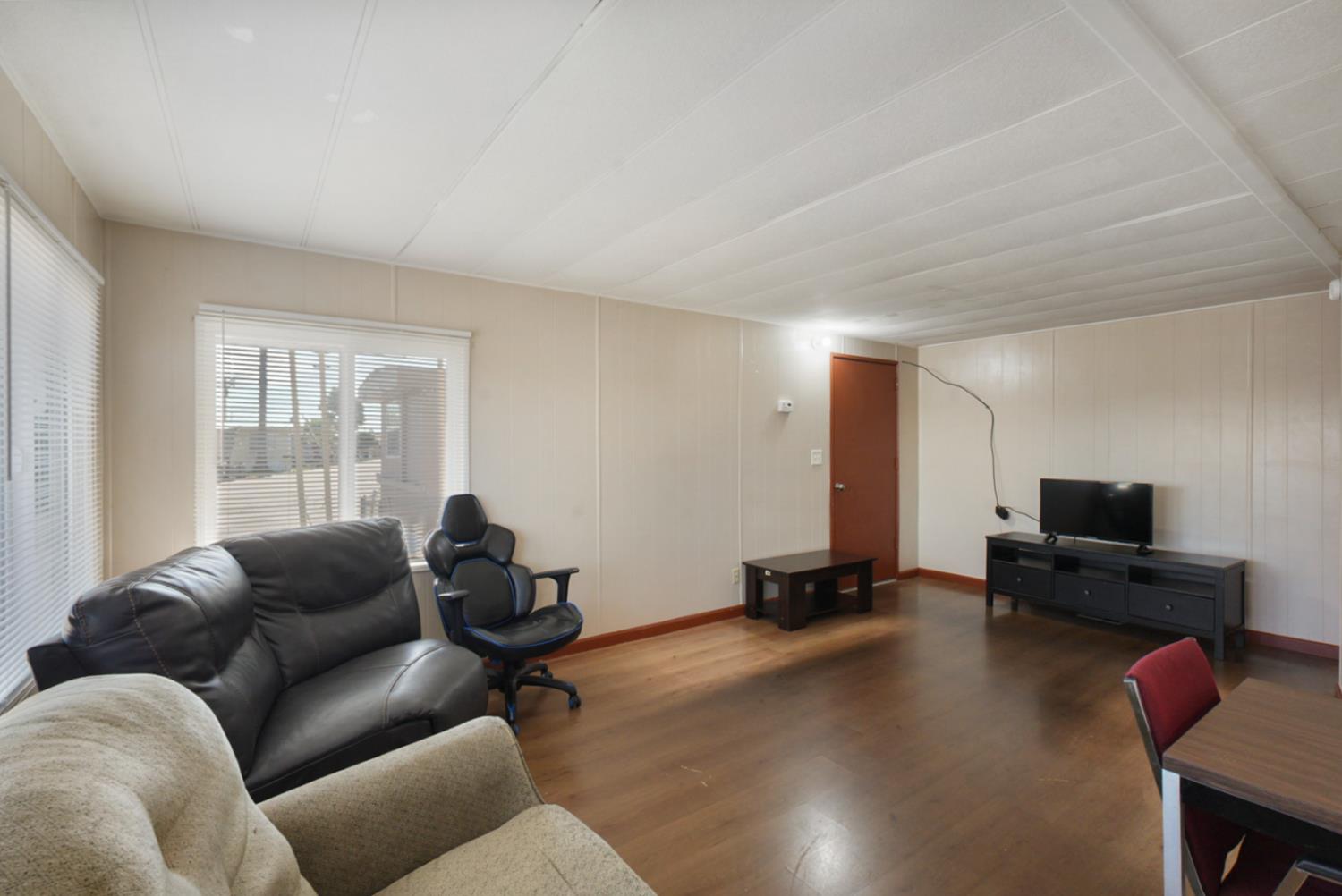 4143 Yosemite Boulevard C14