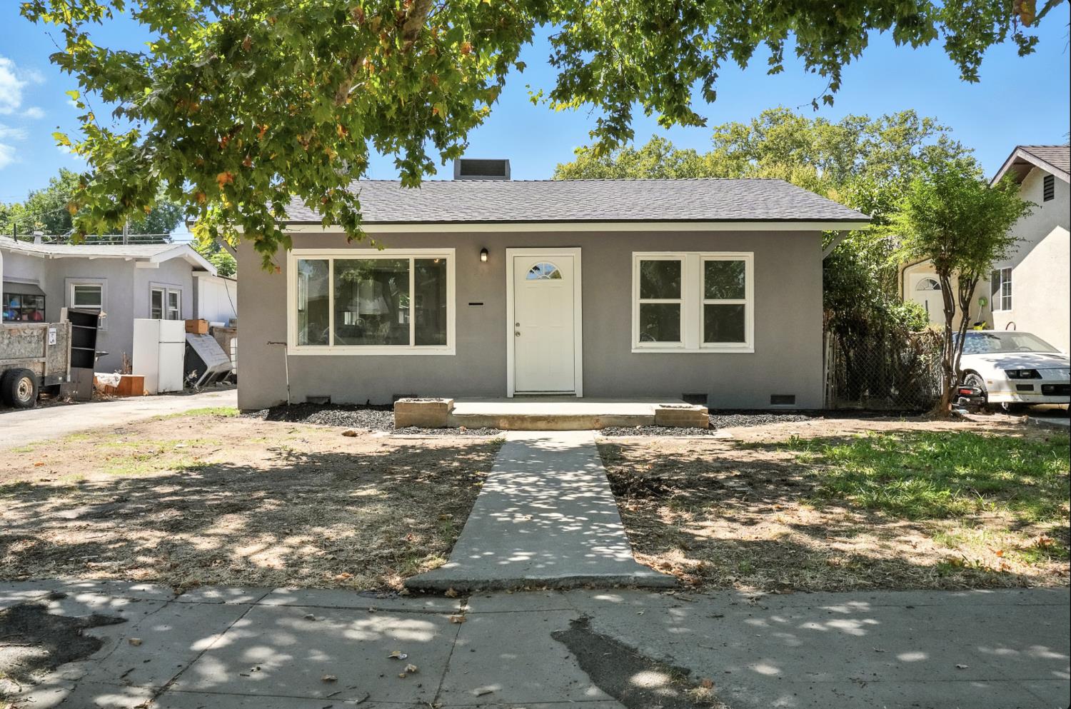 338 Yosemite Avenue