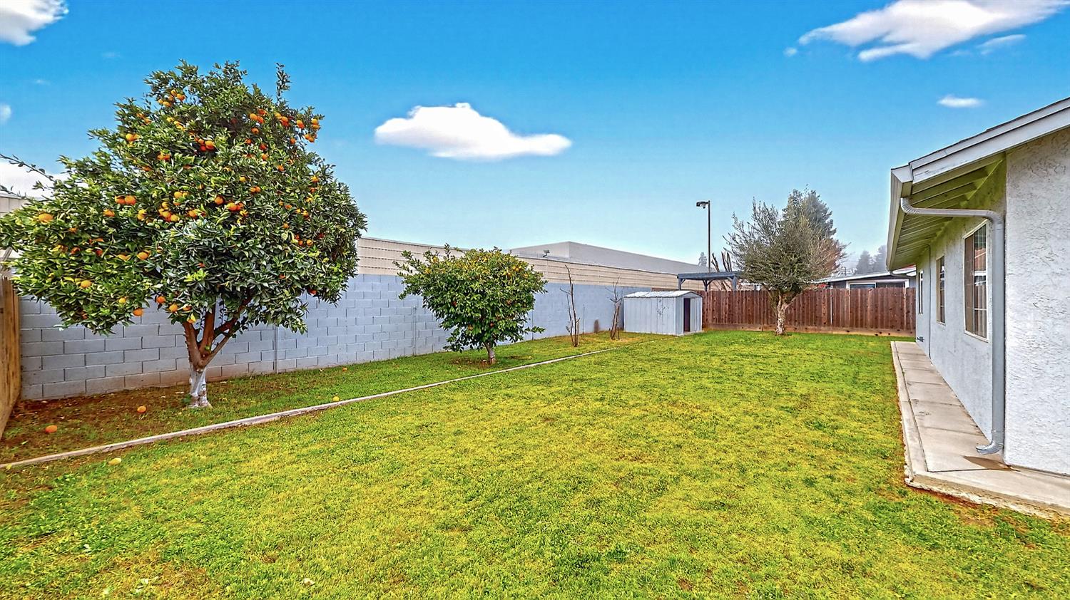 2405 NE Bucknell Street