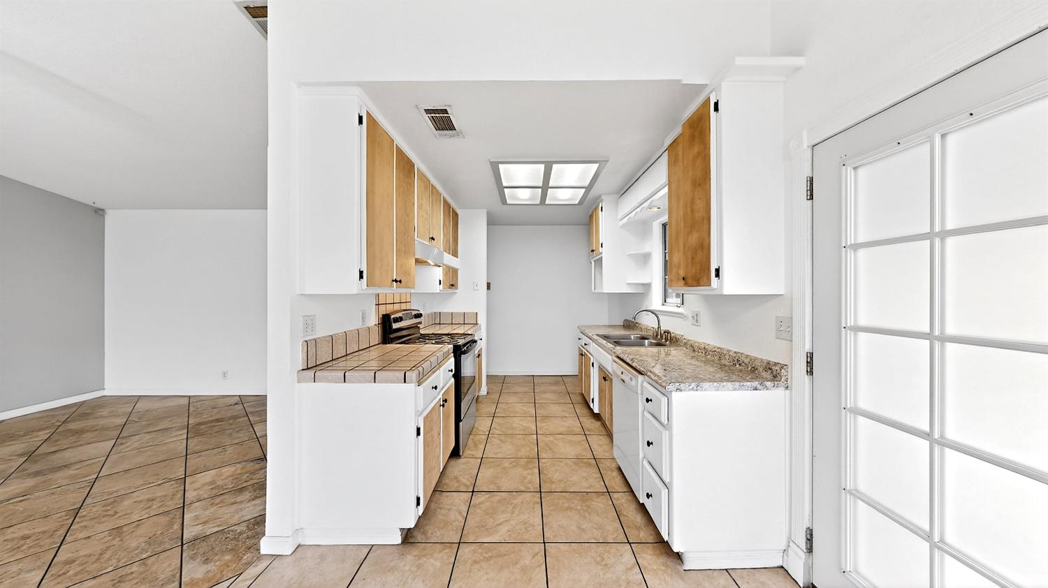 2405 NE Bucknell Street