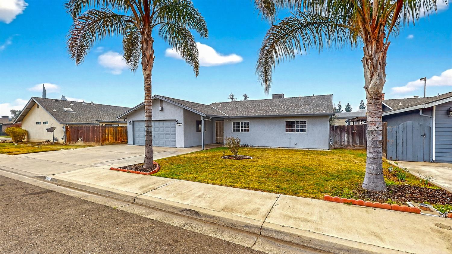 2405 NE Bucknell Street