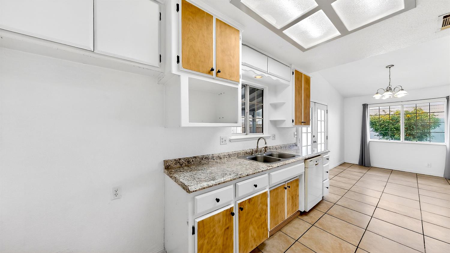 2405 NE Bucknell Street