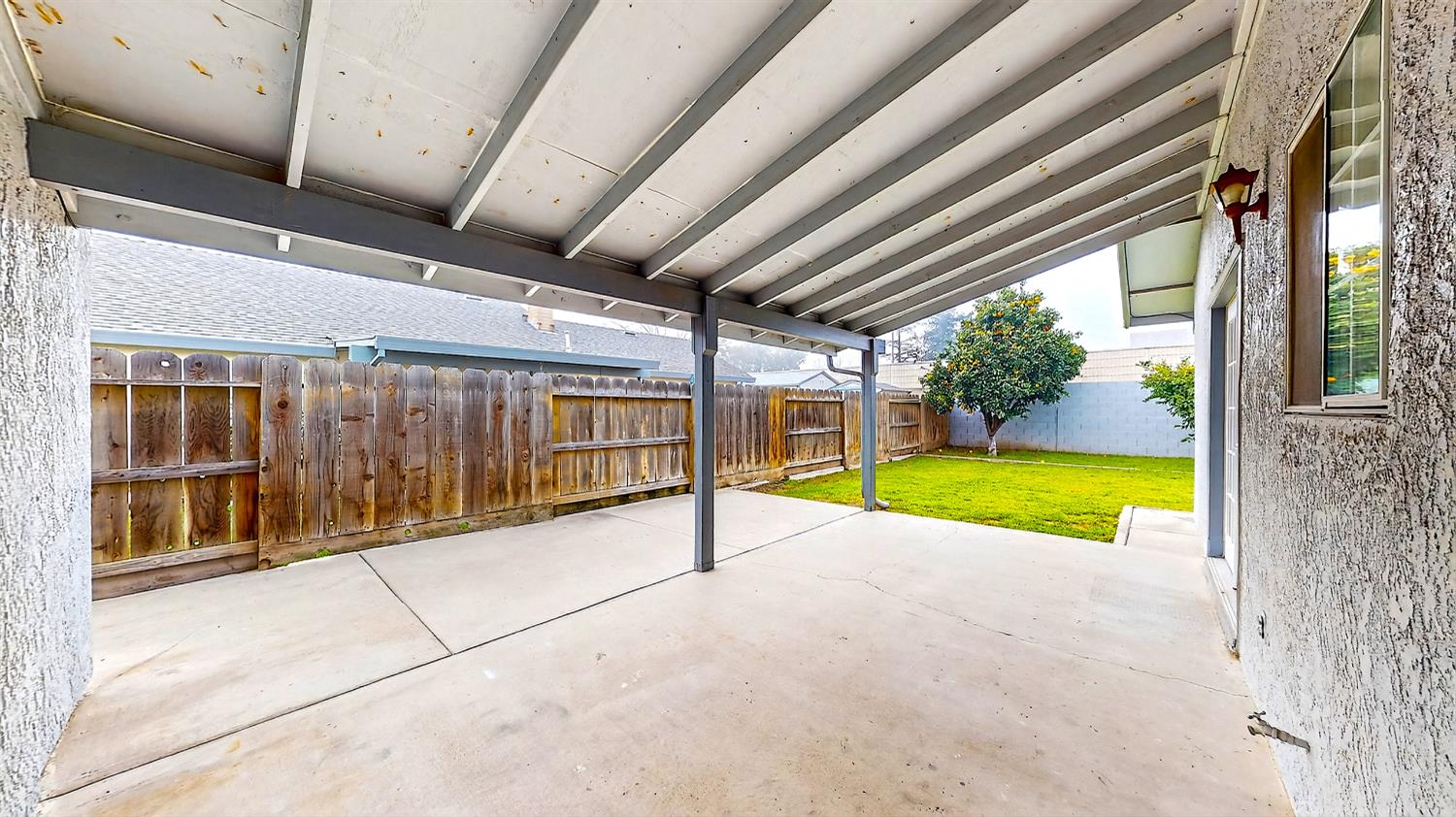 2405 NE Bucknell Street