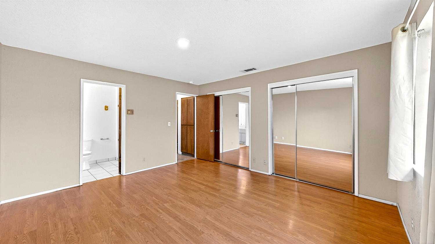 2405 NE Bucknell Street