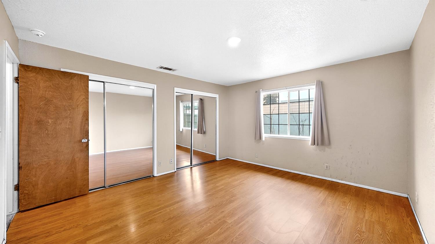 2405 NE Bucknell Street