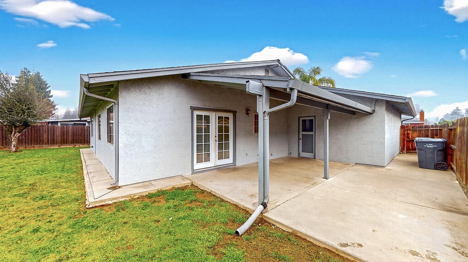 2405 NE Bucknell Street