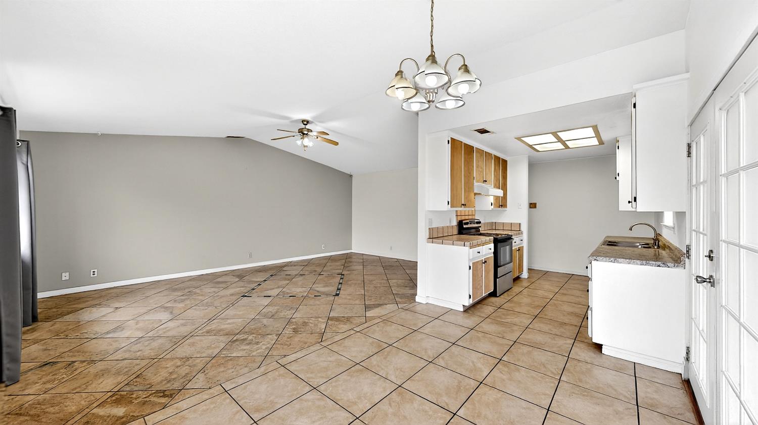 2405 NE Bucknell Street