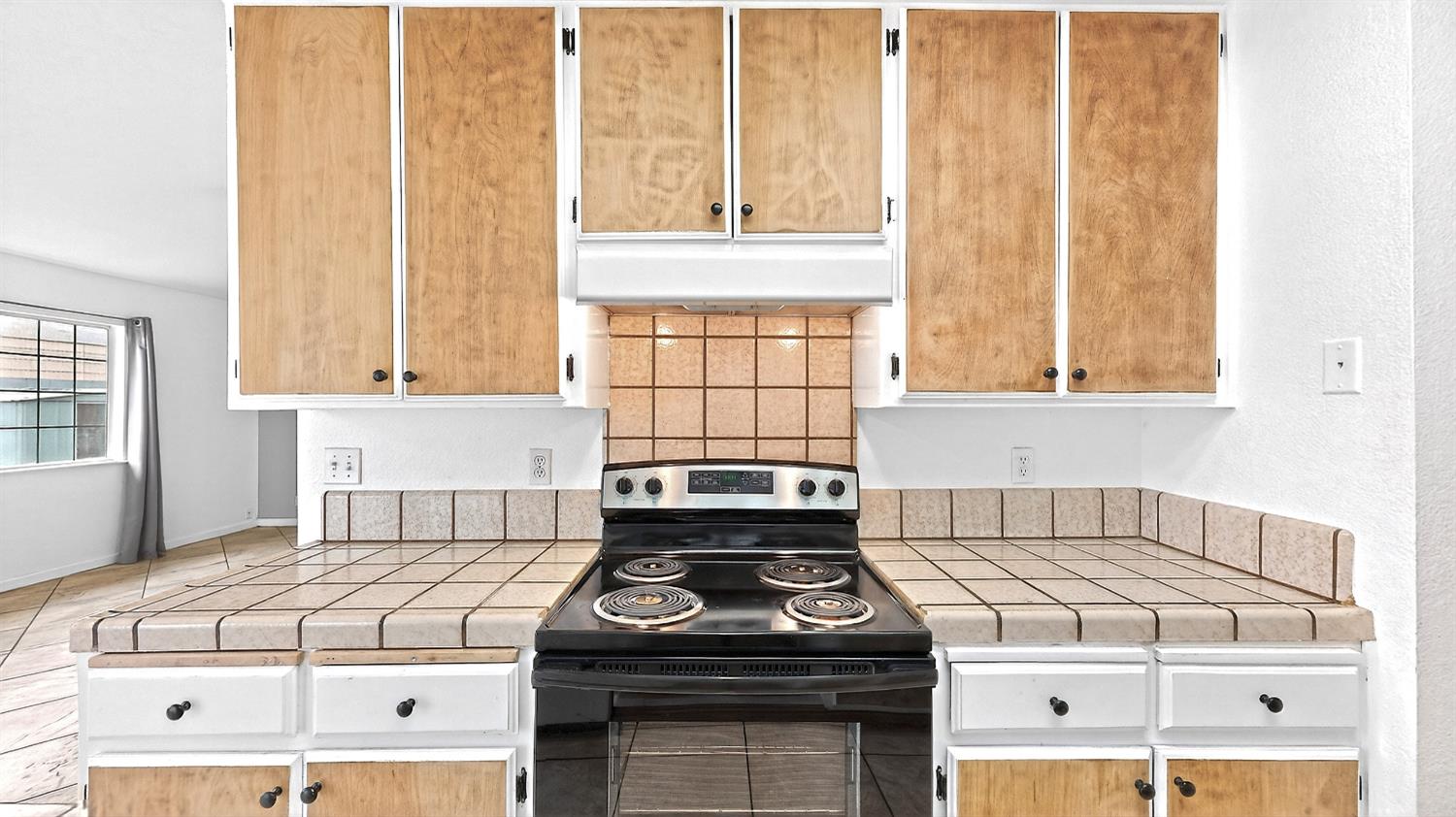 2405 NE Bucknell Street