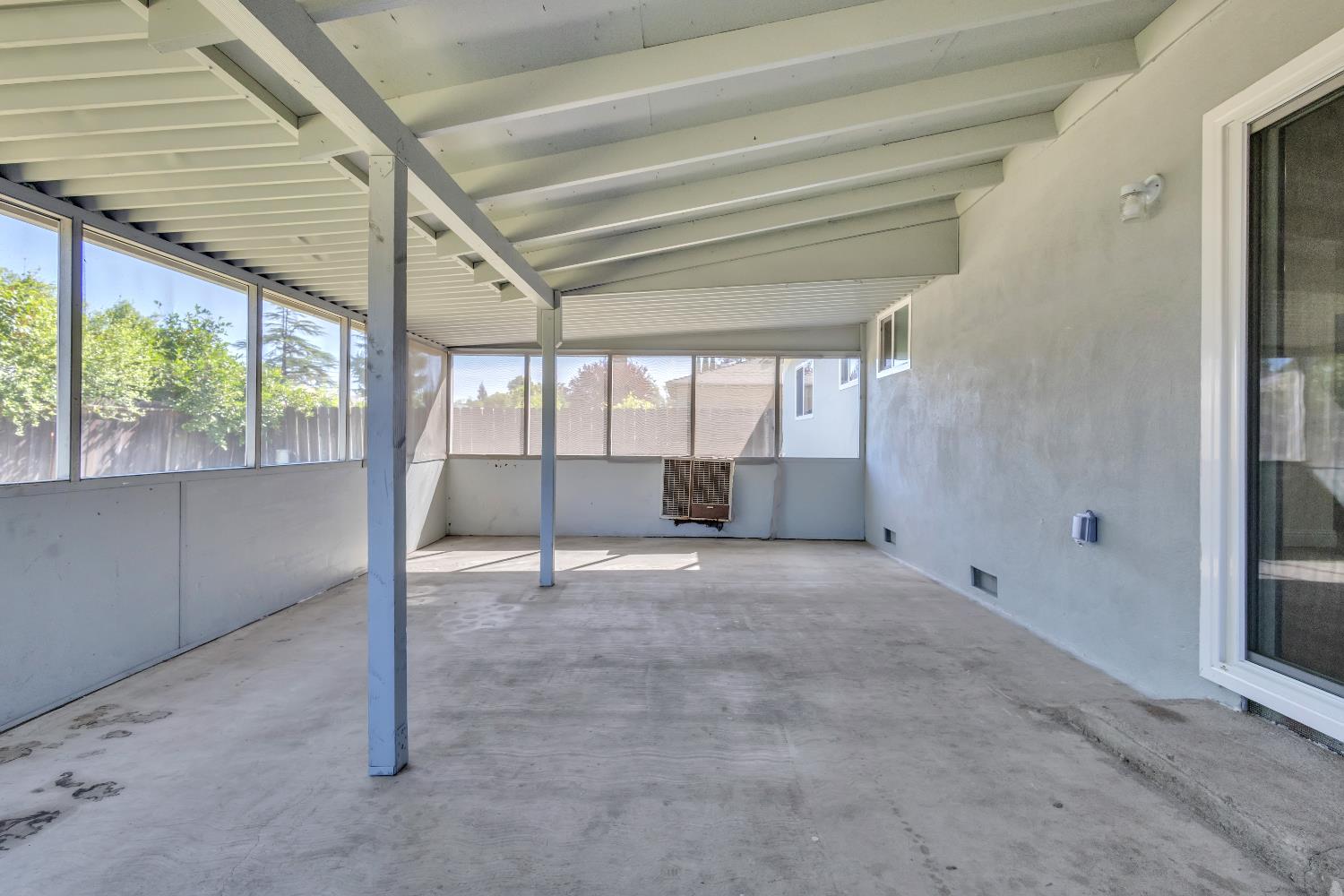 1625 Brentwood Court