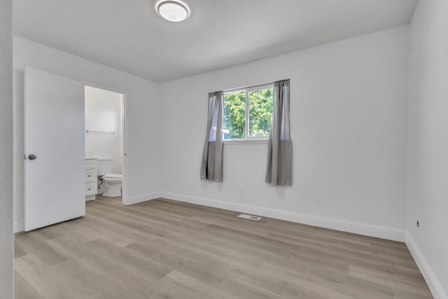 1625 Brentwood Court