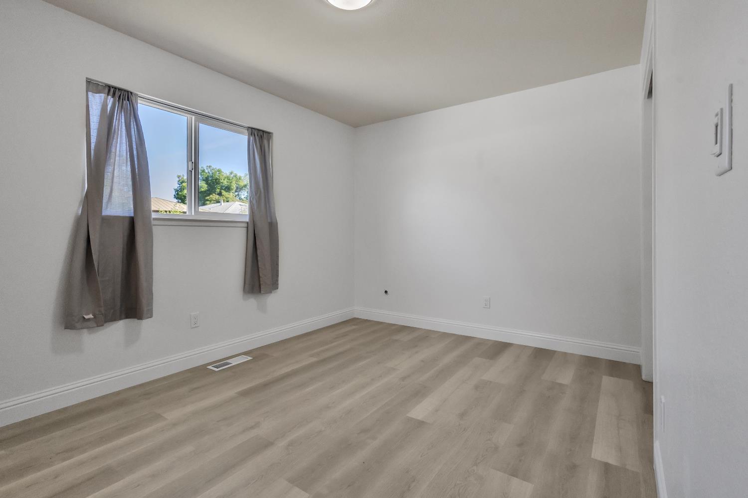 1625 Brentwood Court