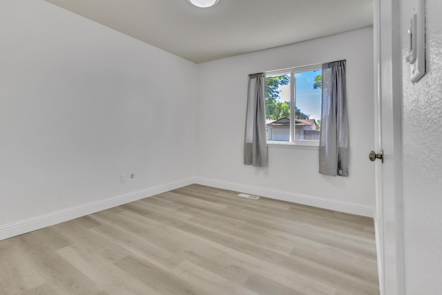 1625 Brentwood Court