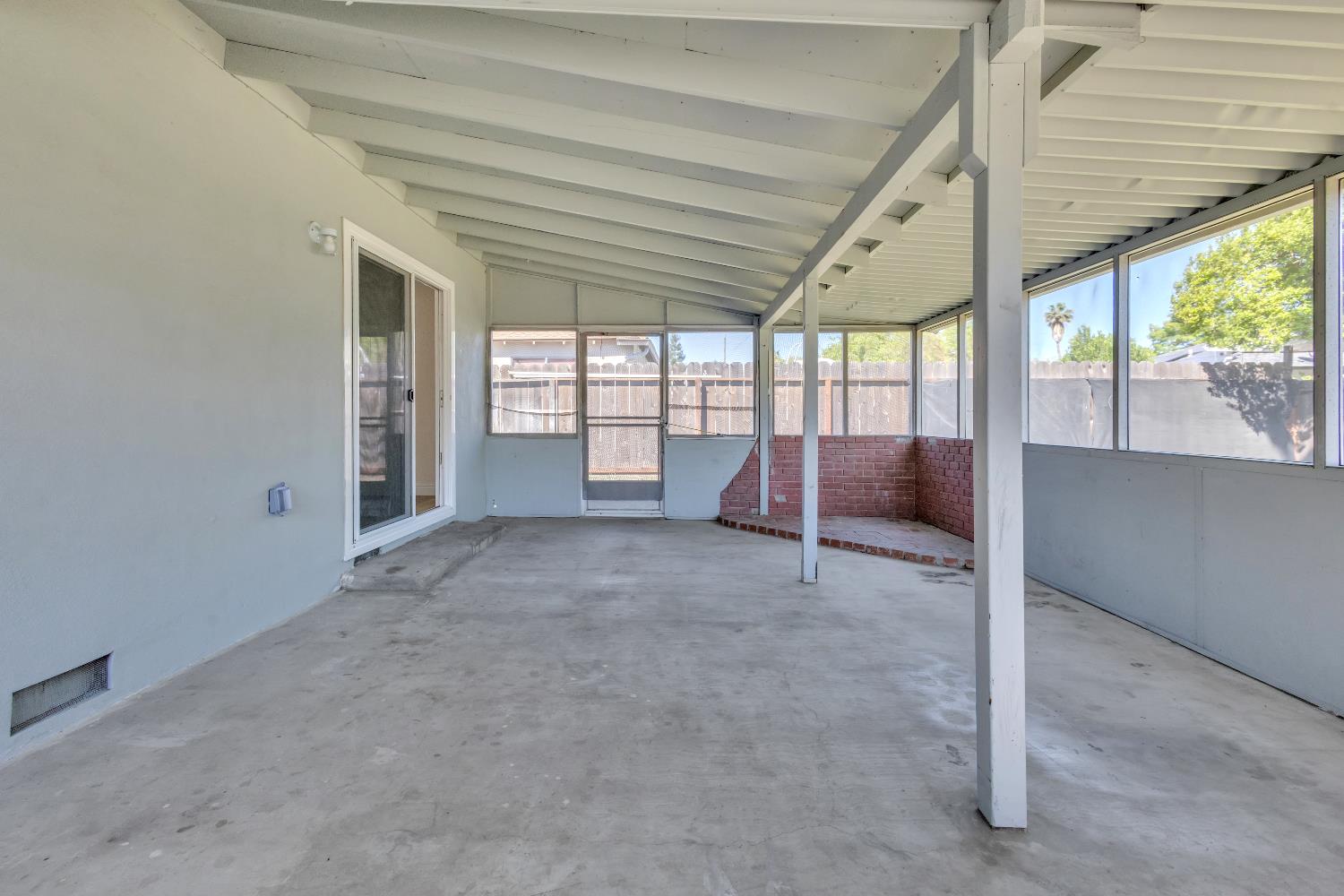 1625 Brentwood Court