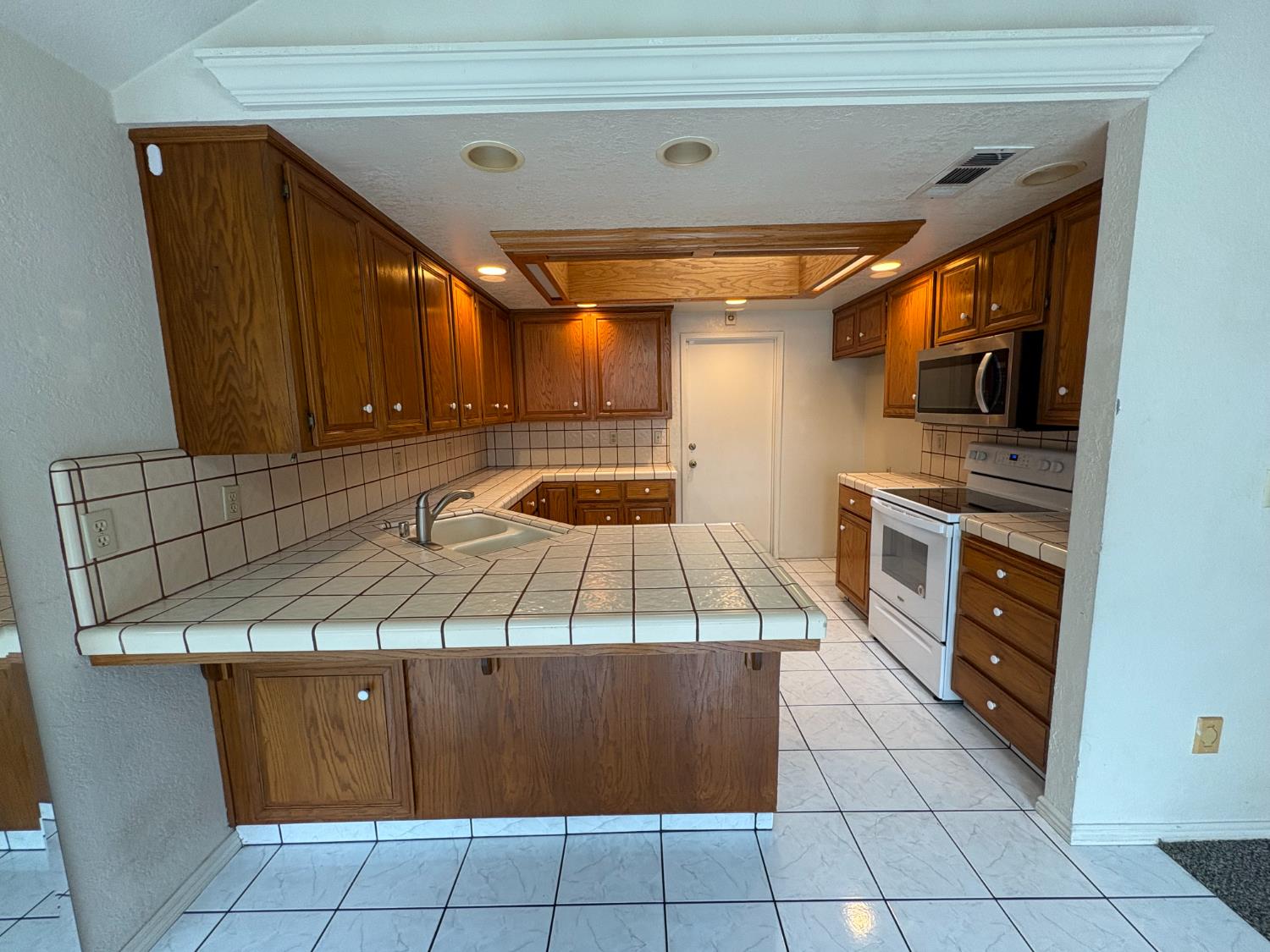 1829 Oak Leaf Drive