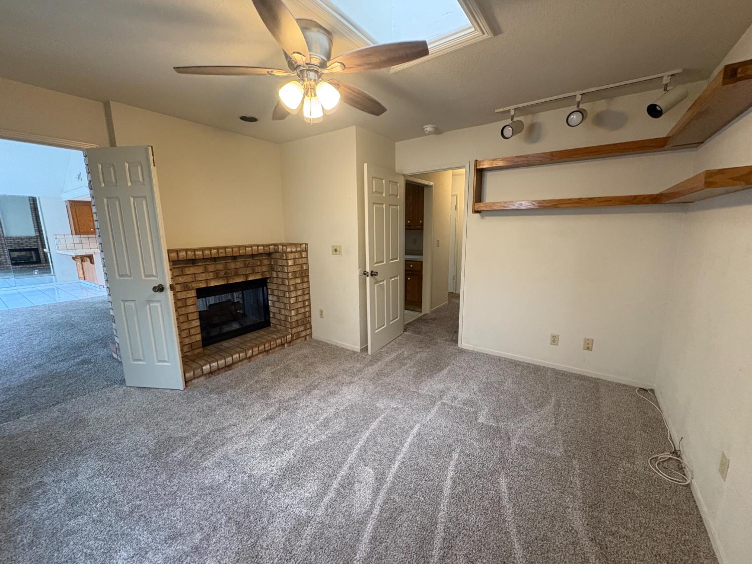 1829 Oak Leaf Drive