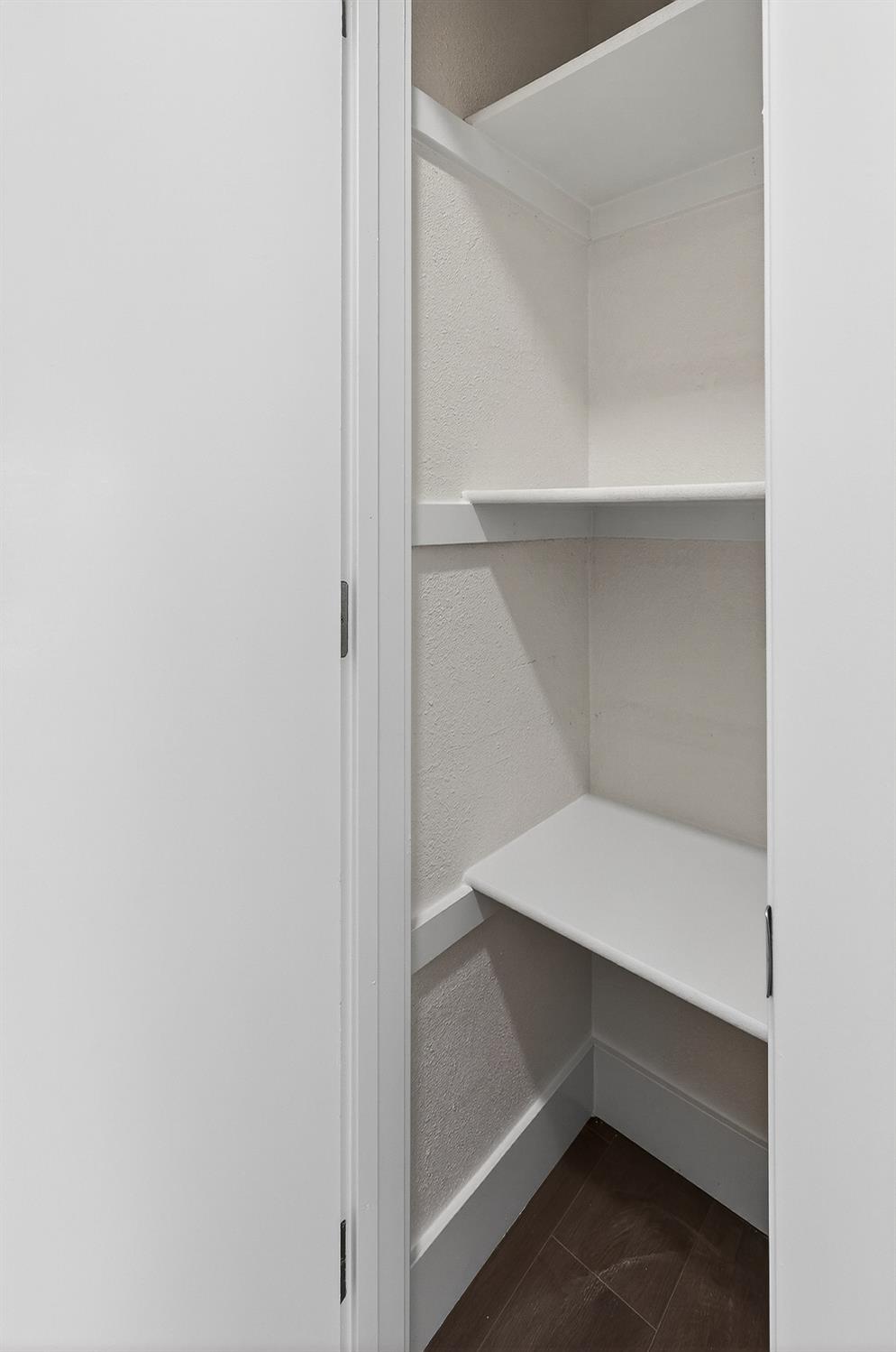 1013 W Santa Fe Avenue