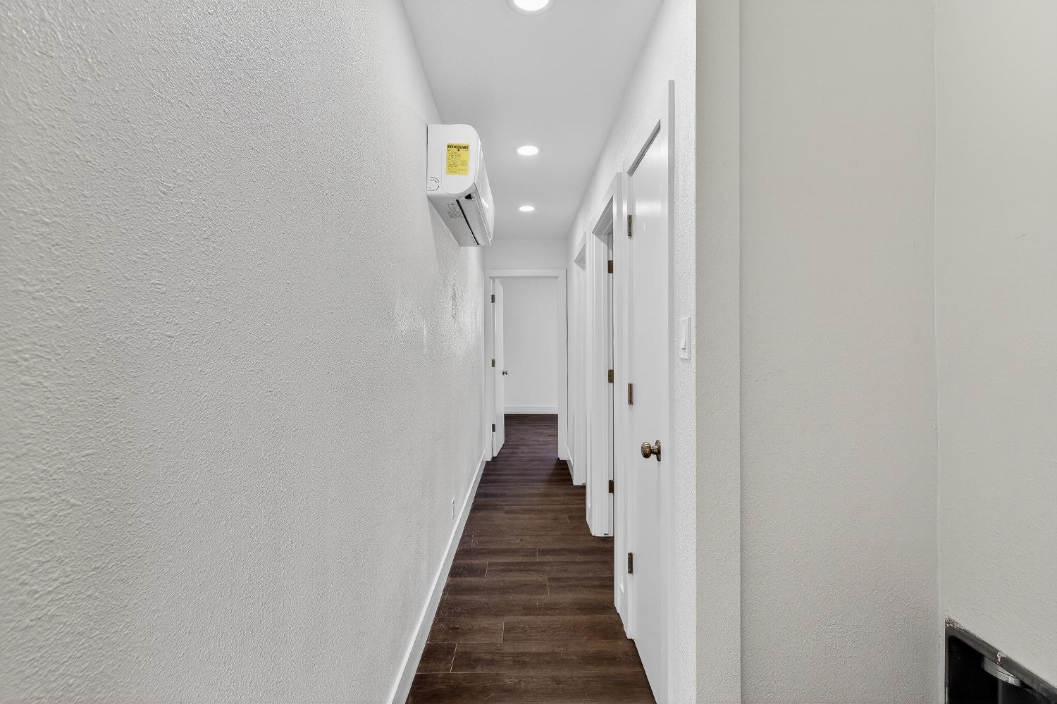 1013 W Santa Fe Avenue