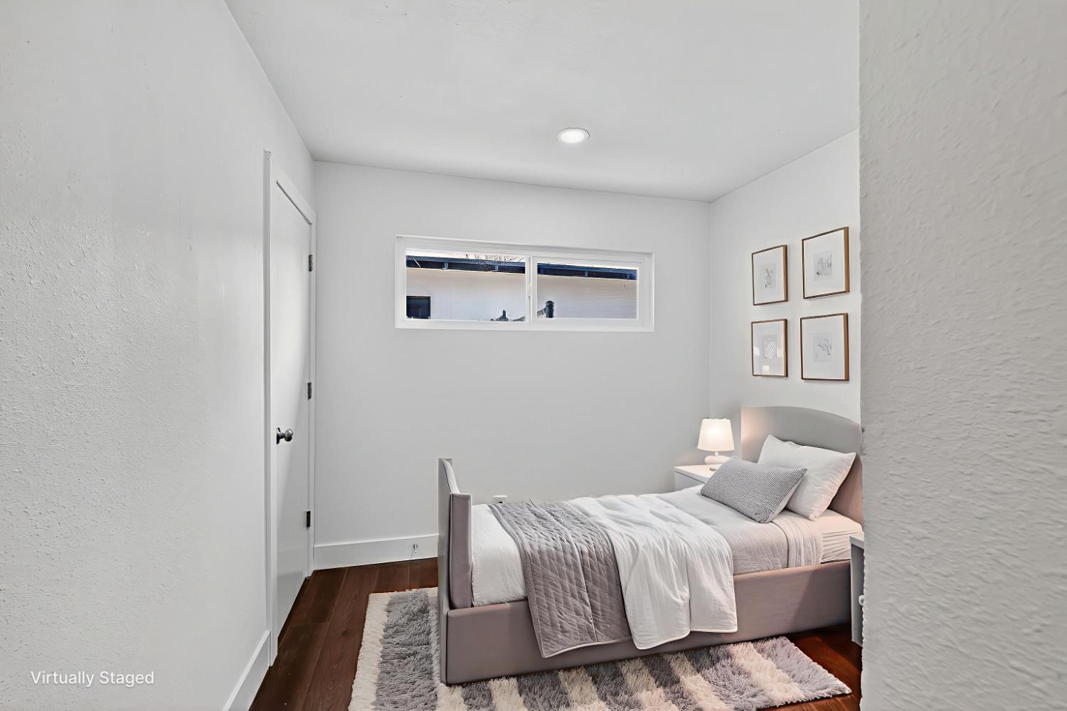 1013 W Santa Fe Avenue